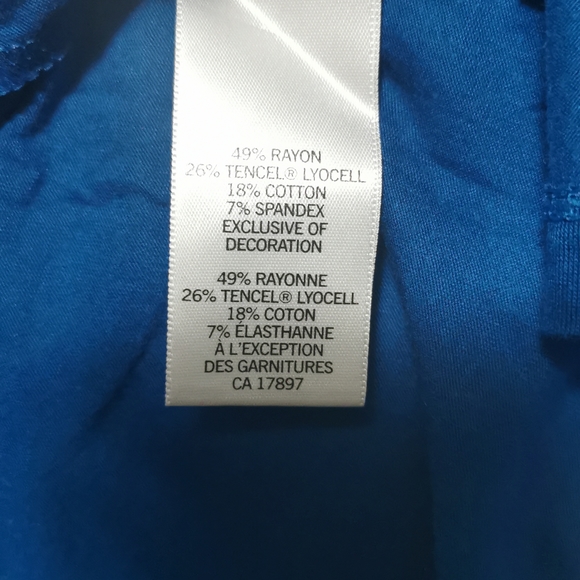 Banana Republic Factory - Super Soft Tee with Satin Neckline - Picture 4 of 5